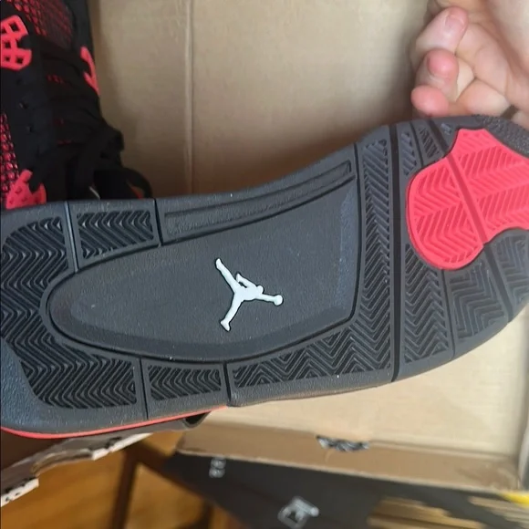 Air Jordan 4 Retro Men's Black and Red Brand New - Picture 6 of 8